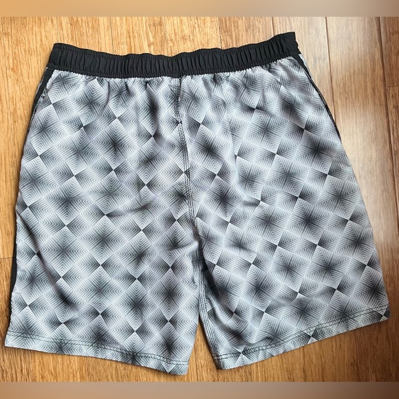 Speedo Swim Trunks Size large Board Shorts - Picture 4 of 4